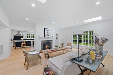 148 W Hills Rd, New Canaan, CT 06840 - photo 4