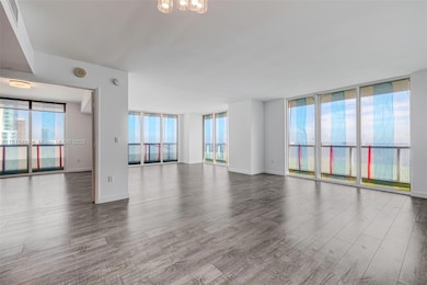 50 Biscayne Blvd unit 3902, Miami, FL 33132 - photo 4