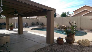 Sparkling Pebble-Tec pool