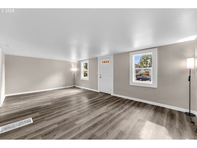 308 NW 40th St, Vancouver, WA 98660 - photo 3