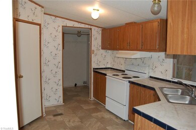 3592 Jennifer View Dr, Asheboro, NC 27205 - photo 7