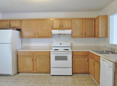 323 Bracken Place, Jacksonville, NC 28540 - photo 2