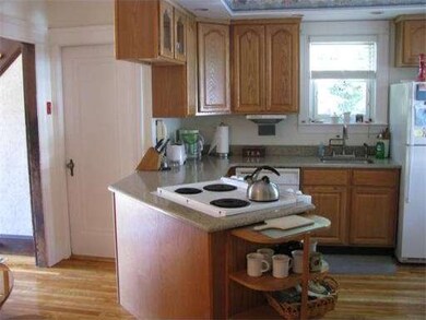 142 Salisbury St, Holden, MA 01520 - photo 2