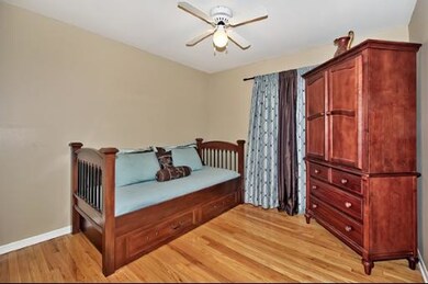 550 W Crockett Ave, Elmhurst, IL 60126 - photo 5