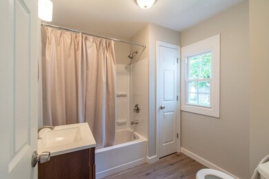 427 Bay St, Springfield, MA 01109 - photo 7