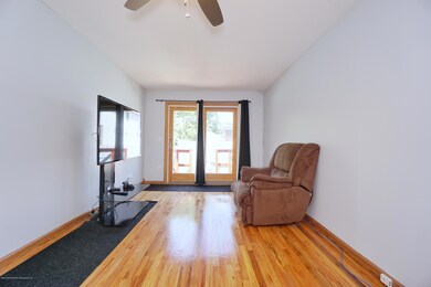 31 Locust Pl