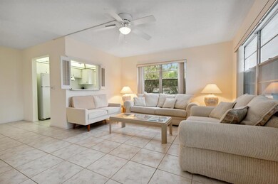 382 Windsor Q, West Palm Beach, FL 33417 - photo 4