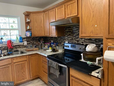 6108 Modupeola Way, Capitol Heights, MD 20743 - photo 2