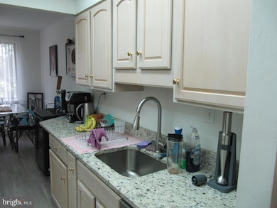 Treebrooke unit 206, Oakton, VA 22124 - photo 6