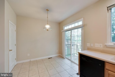 8026 Pennington Dr, Laurel, MD 20724 - photo 4