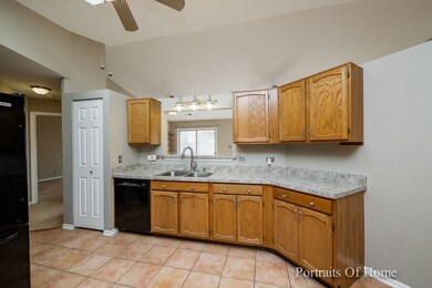 1526 Commodore Ct unit 2, Schaumburg, IL 60193 - photo 4