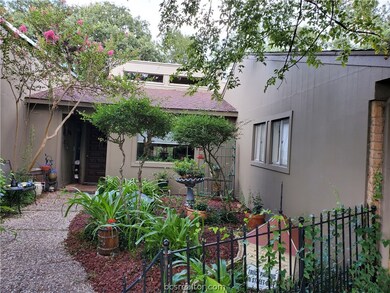 1819 Hondo Dr, College Station, TX 77840 - photo 3