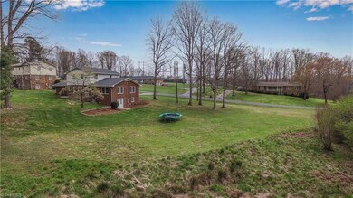 369 Kimberly Dr, Asheboro, NC 27205 - photo 5