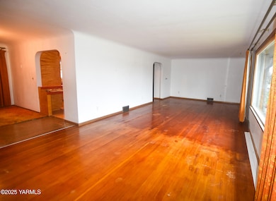 803 Adams Ave, Toppenish, WA 98948 - photo 5