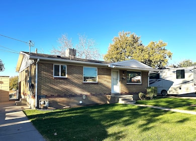 131 N Terrace Dr, Clearfield, UT 84015 - photo 2