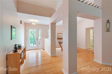 104 Forest Lake Dr, Asheville, NC 28803 - photo 3