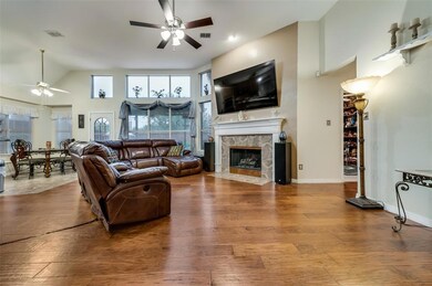 312 Shady Timbers Ln, Murphy, TX 75094 - photo 6