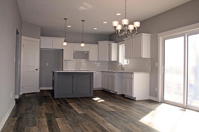 Kitchen.1jpg