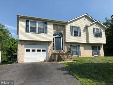 121 Mission Ln, Bunker Hill, WV 25413 - photo 2