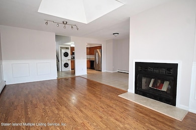 8 Racal Ct unit B3, Staten Island, NY 10314 - photo 2