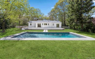 4 Pine Tree Ct, East Quogue, NY 11942 - photo 2