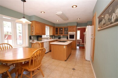 2204 Branson Rd, Fitchburg, WI 53575 - photo 4