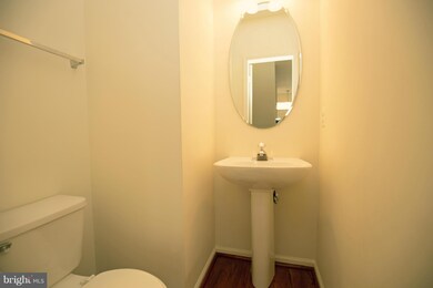 4182 Ashmere Cir, Dumfries, VA 22025 - photo 4