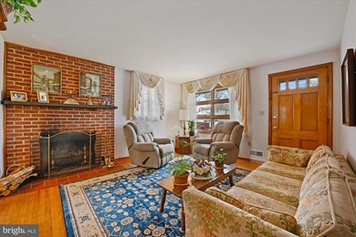 543 Shipley Rd, Linthicum Heights, MD 21090 - photo 2