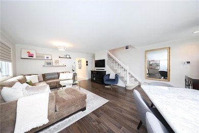 54 S Railroad Ave, Staten Island, NY 10305 - photo 6