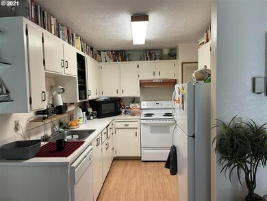 599 Coburg Rd unit 1A, Eugene, OR 97401 - photo 5