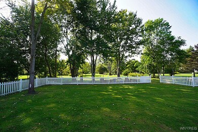 6276 Bear Ridge Rd, Lockport, NY 14094 - photo 5