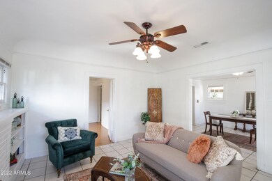 760 E McKinley lvg:dining