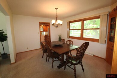 1512 Flandrau Ln, New Ulm, MN 56073 - photo 4