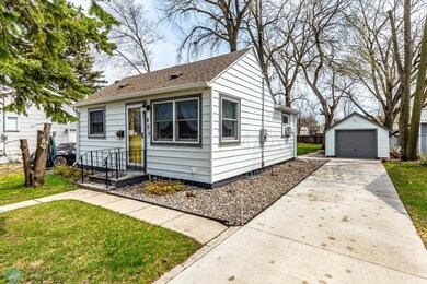 Exterior & Garage