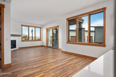 G102-1LR.Patio
