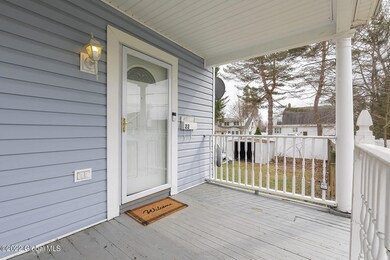 22 Wayne St, Troy, NY 12180 - photo 5