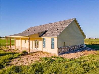 1005 Meadow Bend Cir, Stephenville, TX 76401 - photo 2