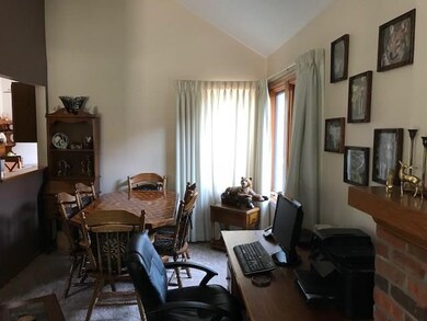 830 E 18th St N, Newton, IA 50208 - photo 3