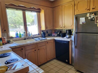 22 Susan Cir, Johnston, RI 02919 - photo 4