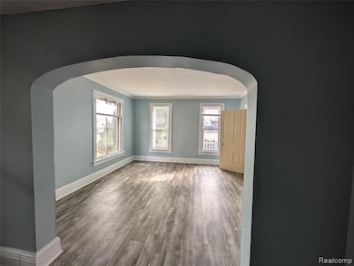 220 W Park St, Lapeer, MI 48446 - photo 3