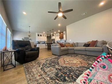 980 Infantry Ln, Prairie Grove, AR 72753 - photo 5