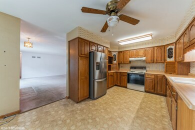 2 Pepperell on Asbury, Rolling Meadows, IL 60008 - photo 3