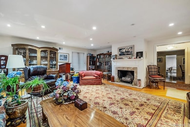 83-47 Abingdon Rd, Jamaica, NY 11415 - photo 4