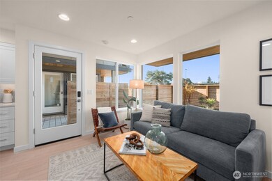 9223 Densmore Ave N, Seattle, WA 98103 - photo 5