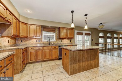 4142 Daylily Dr, Owings Mills, MD 21117 - photo 7