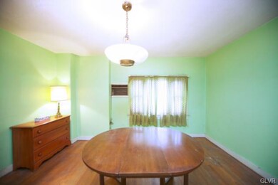 228 E Hamilton St, Allentown, PA 18109 - photo 7
