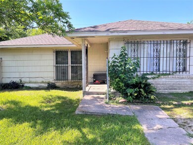 13442 Indianapolis St, Houston, TX 77015 - photo 2