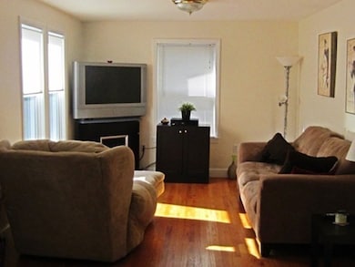 139 Linden St unit 2, Wellesley, MA 02482 - photo 4