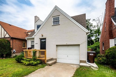2604 Saint Albans Ave, Cincinnati, OH 45237 - photo 3