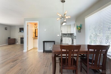 801 NW Roanoke Ave, Bend, OR 97701 - photo 4